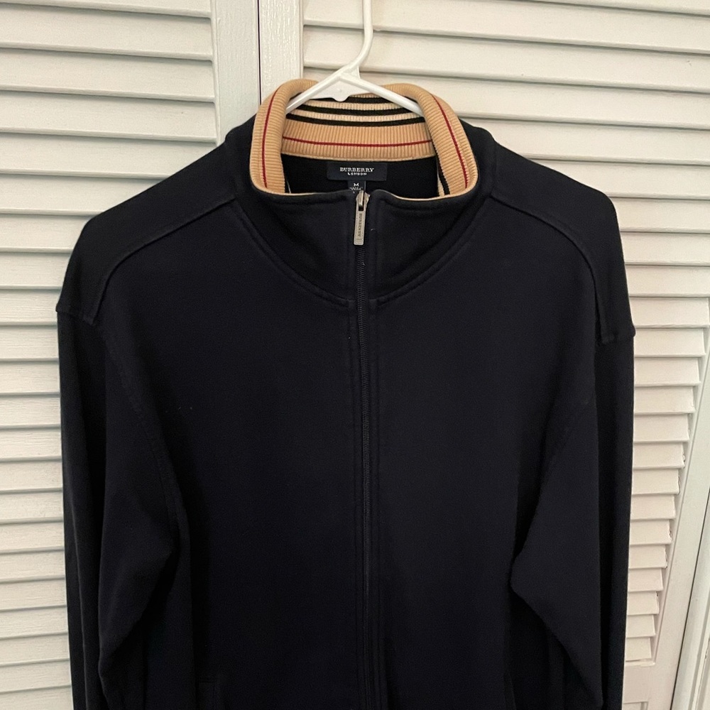 Super clean, authentic Burberry zip-up. Dark blue